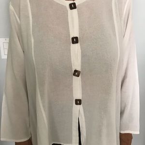 Women’s White Top/Tunic